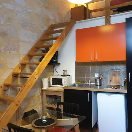 Joli Petit Studio Au Coeur D'uzes 아파트 *