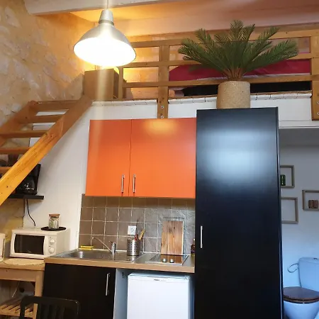 Joli Petit Studio Au Coeur D'uzes